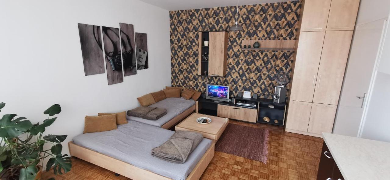 Stan Na Dan Predah Apartment Uzice Ngoại thất bức ảnh